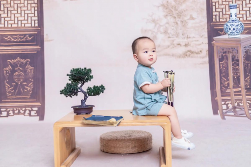大同宝宝眼睛肿是什么原因